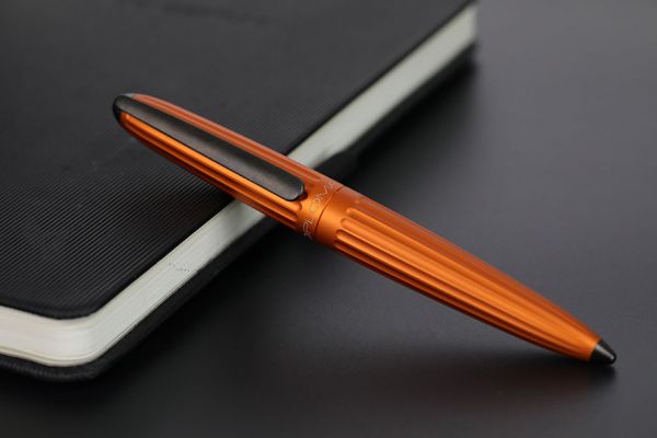 Füllhalter Aero orange 14 kt